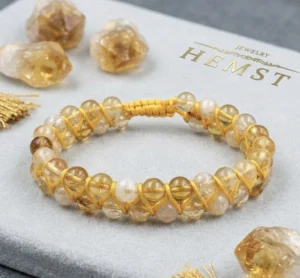 Как женский браслет из цитрина помогает притягивать успех
