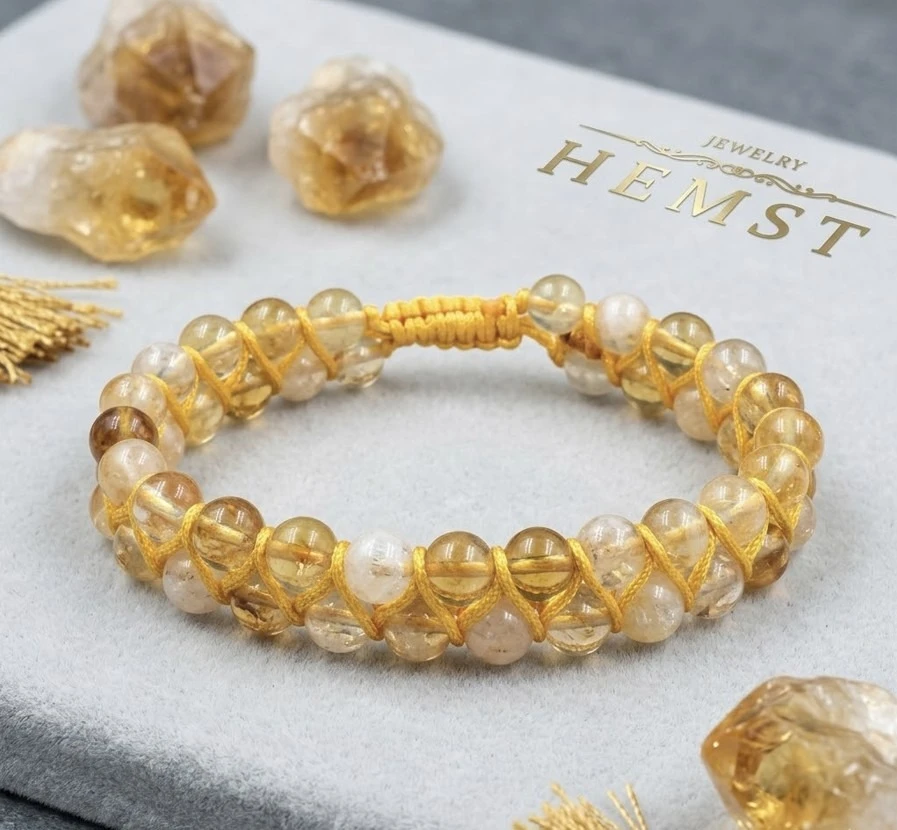 Как женский браслет из цитрина помогает притягивать успех