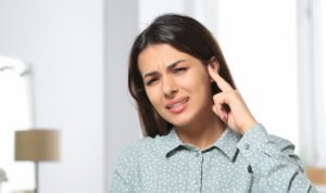 Заложило ухо – что делать